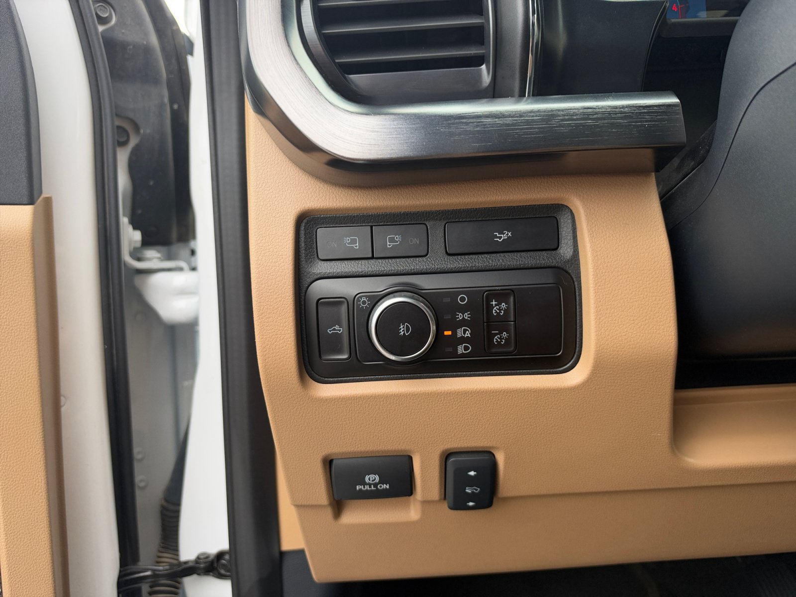 Certified 2023 Ford F350 Lariat w/ Chrome Package AWD/4WD image 23