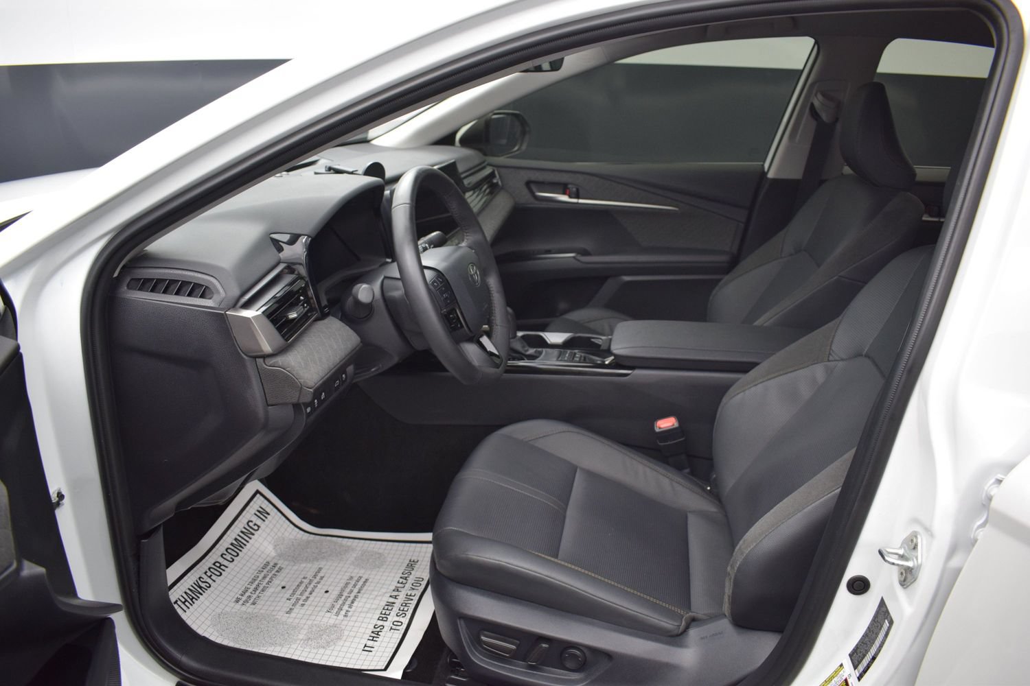 Used 2026 Toyota Camry XLE FWD image 13