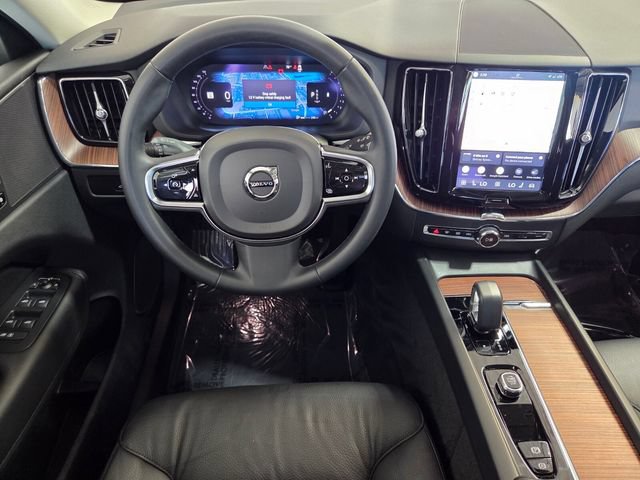Certified 2024 Volvo XC60 B5 Plus AWD/4WD image 15