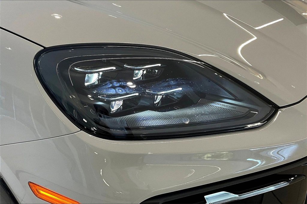 Used 2025 Porsche Cayenne GTS image 29