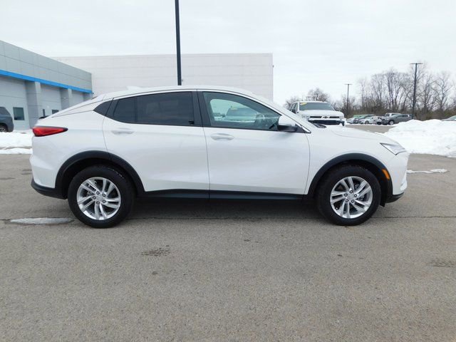 Used 2024 Buick Envista Preferred w/ Convenience I Package image 2