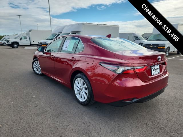 Used 2022 Toyota Camry LE image 6