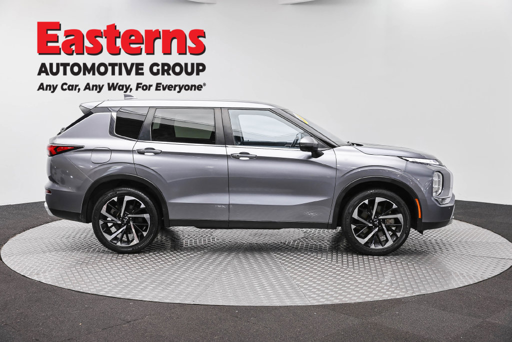 Used 2024 Mitsubishi Outlander SE FWD image 5