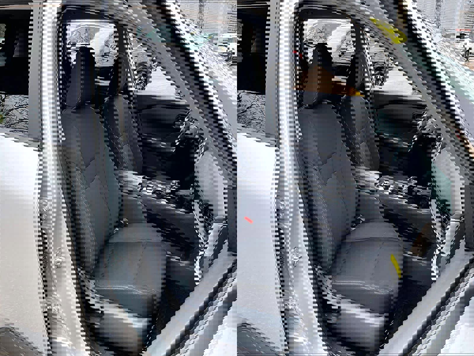 Used 2025 Nissan Rogue S image 11