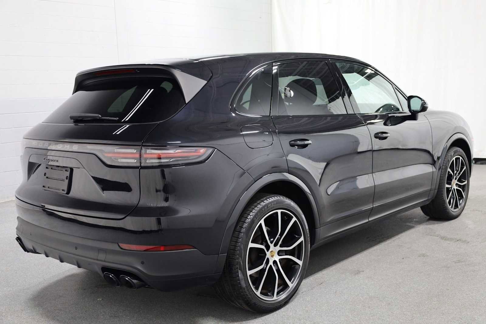 Used 2022 Porsche Cayenne image 9