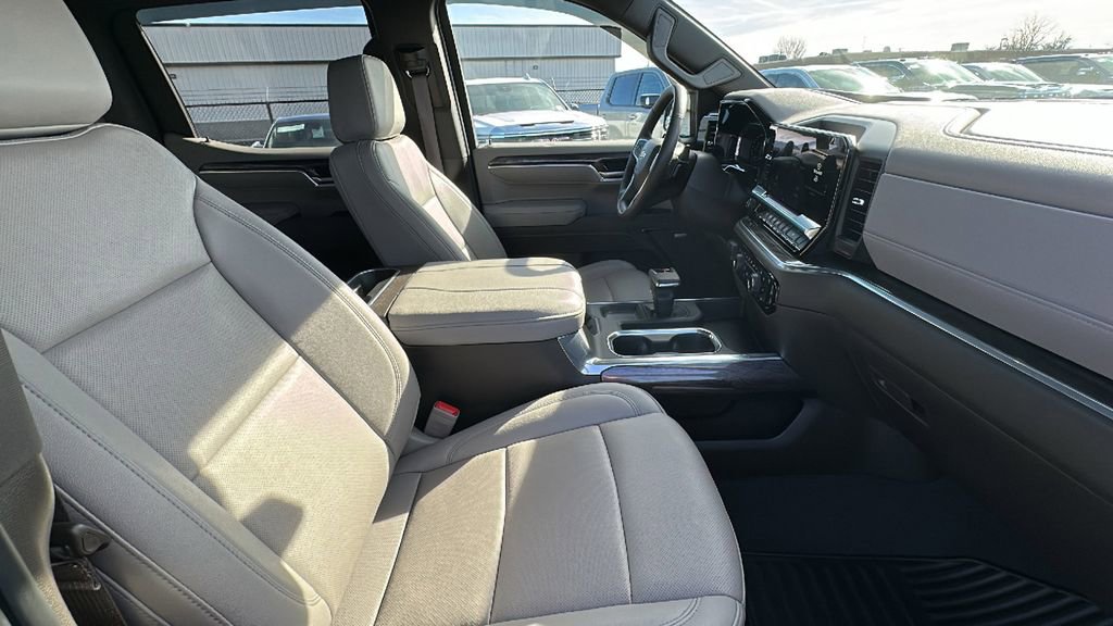 Certified 2025 Chevrolet Silverado 1500 LTZ w/ LTZ Convenience Package II image 15