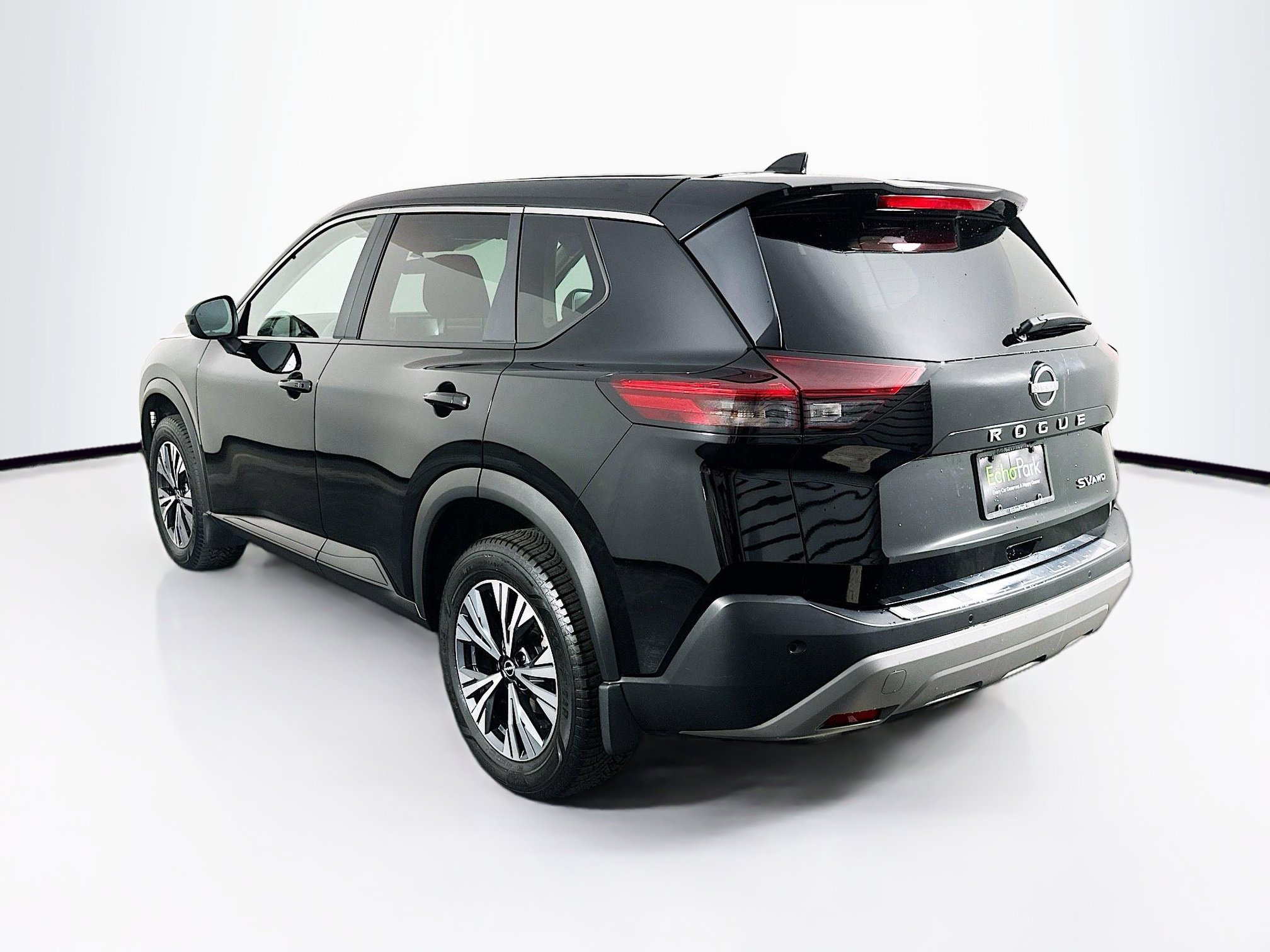 Used 2023 Nissan Rogue SV image 5
