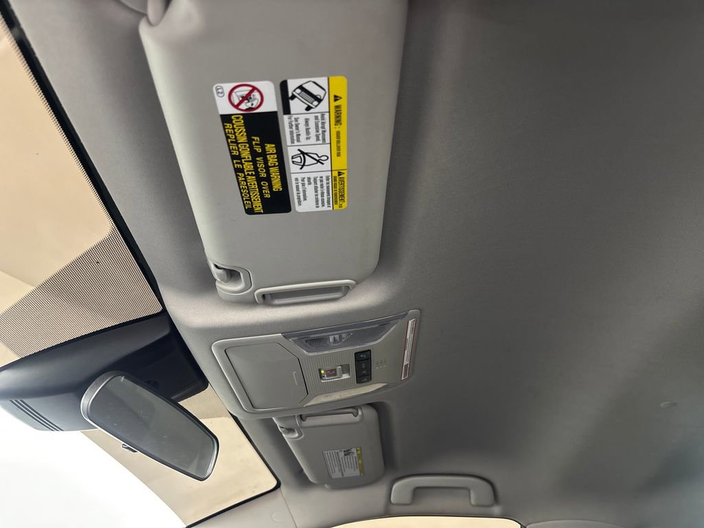 Used 2022 Toyota RAV4 XLE image 25