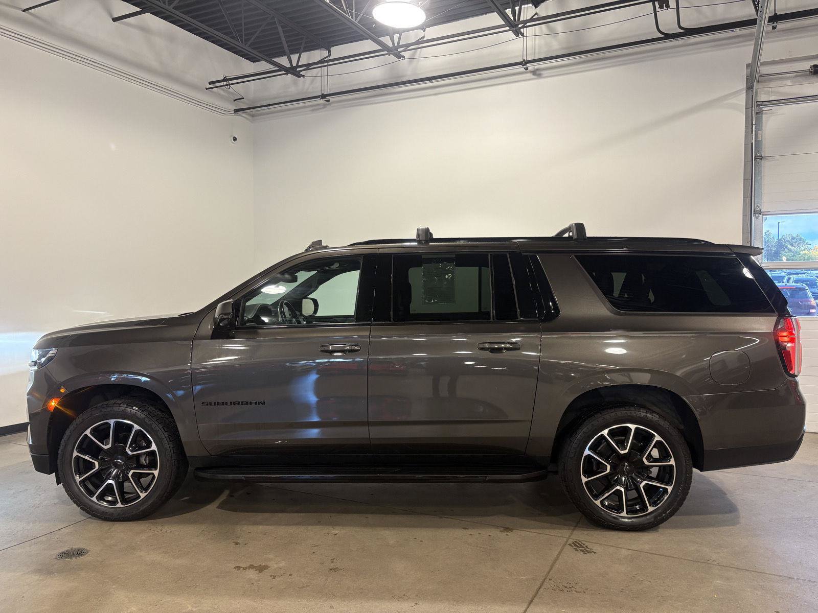 Used 2021 Chevrolet Suburban RST w/ Luxury Package AWD/4WD image 9