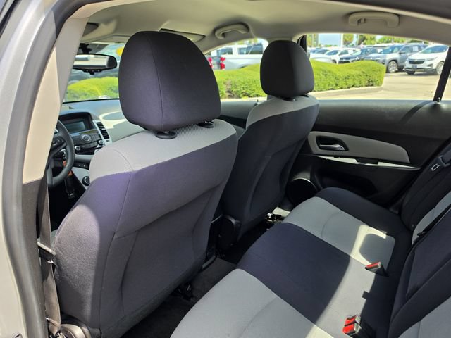 Used 2014 Chevrolet Cruze LS FWD image 10