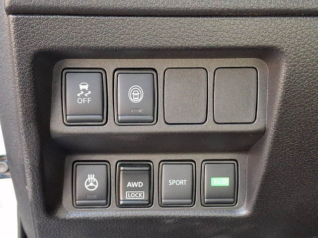 Used 2022 Nissan Rogue Sport SV AWD/4WD image 23