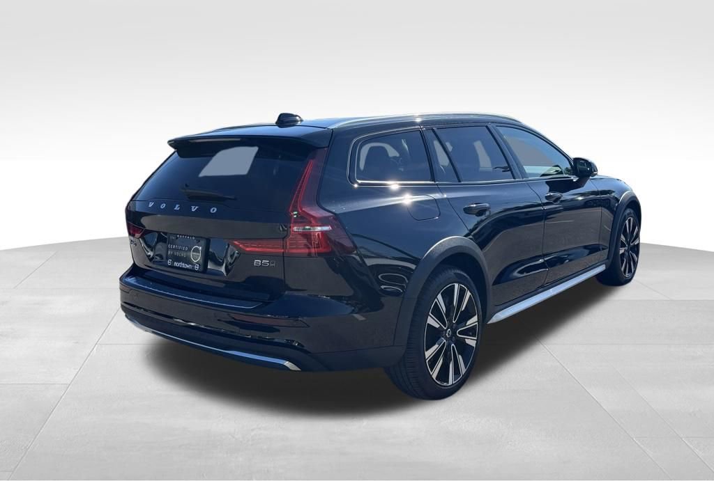 Used 2025 Volvo V60 B5 Cross Country Ultra AWD/4WD image 36