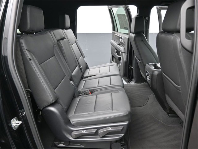 Used 2025 Chevrolet Suburban LT image 27