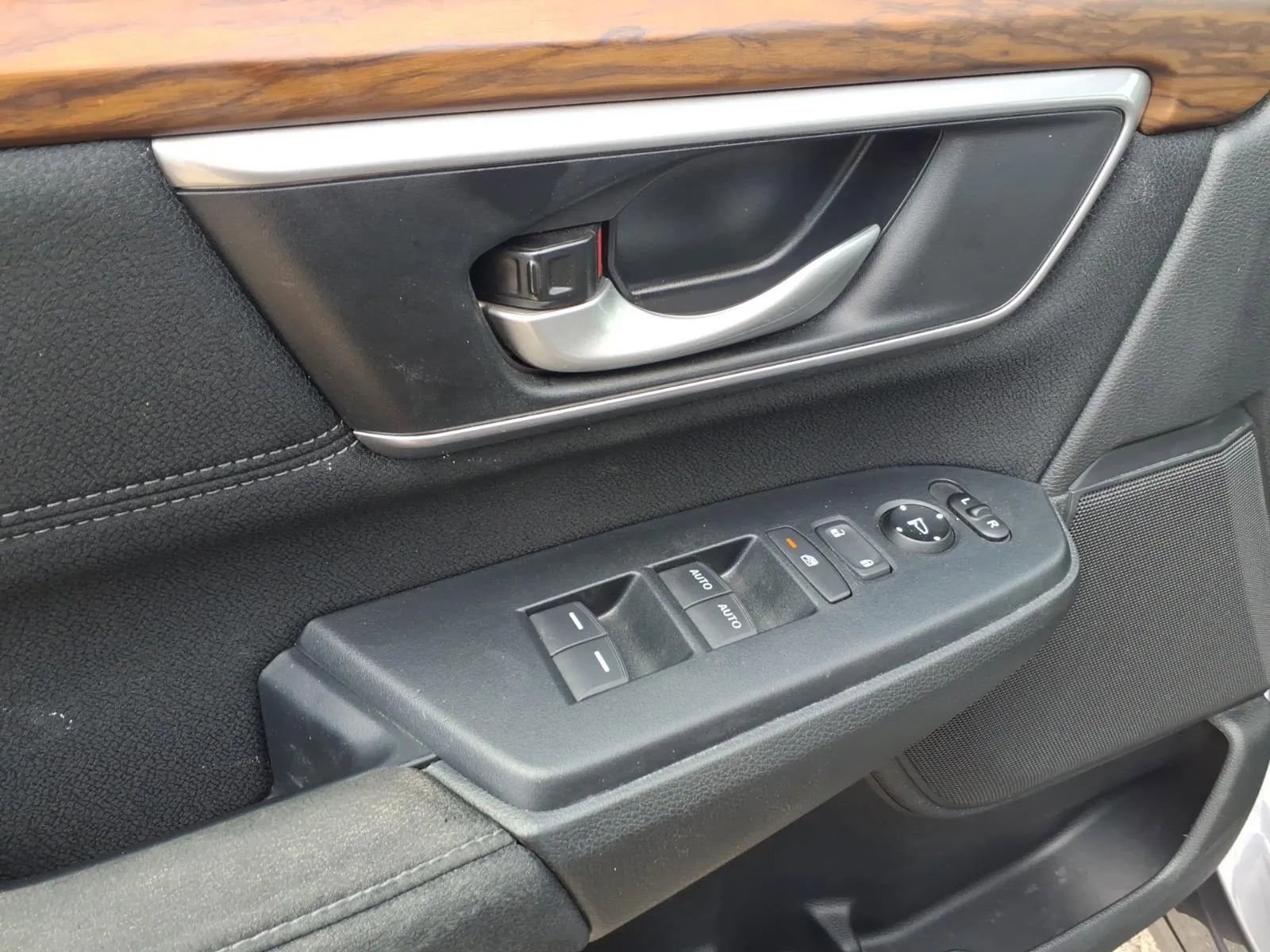 Used 2020 Honda CR-V EX image 25
