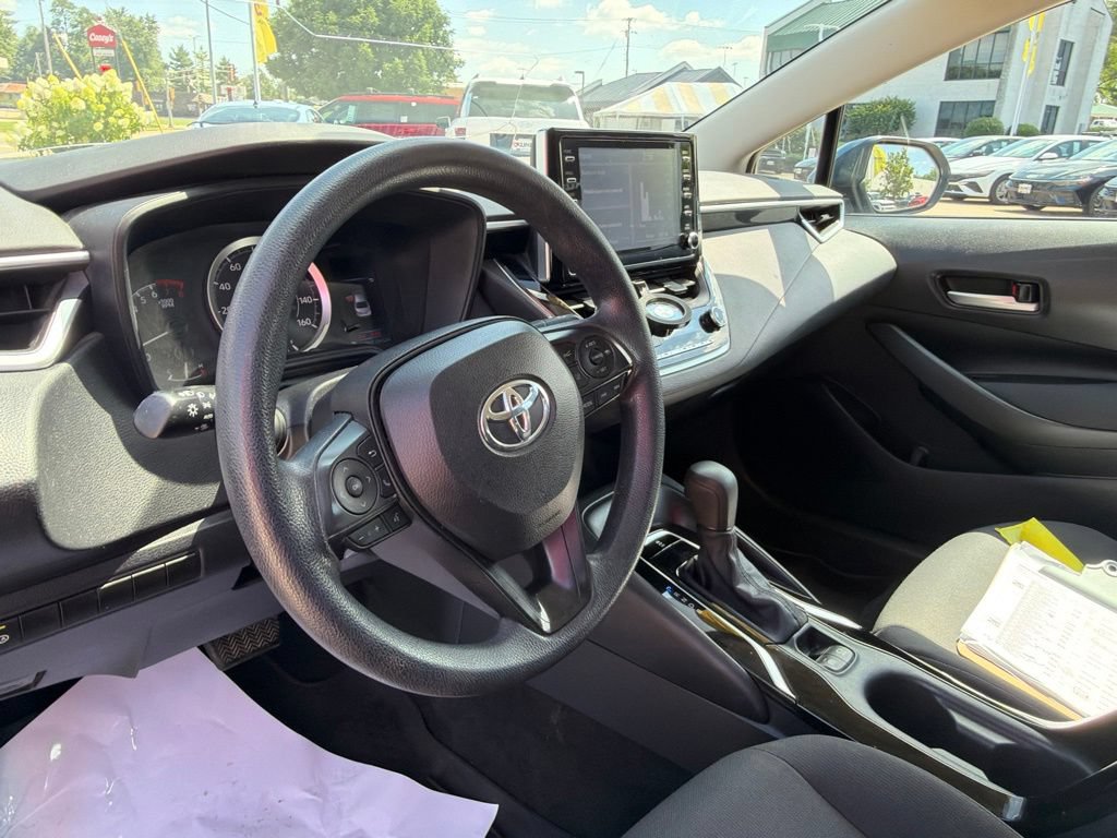 Used 2020 Toyota Corolla LE FWD image 15