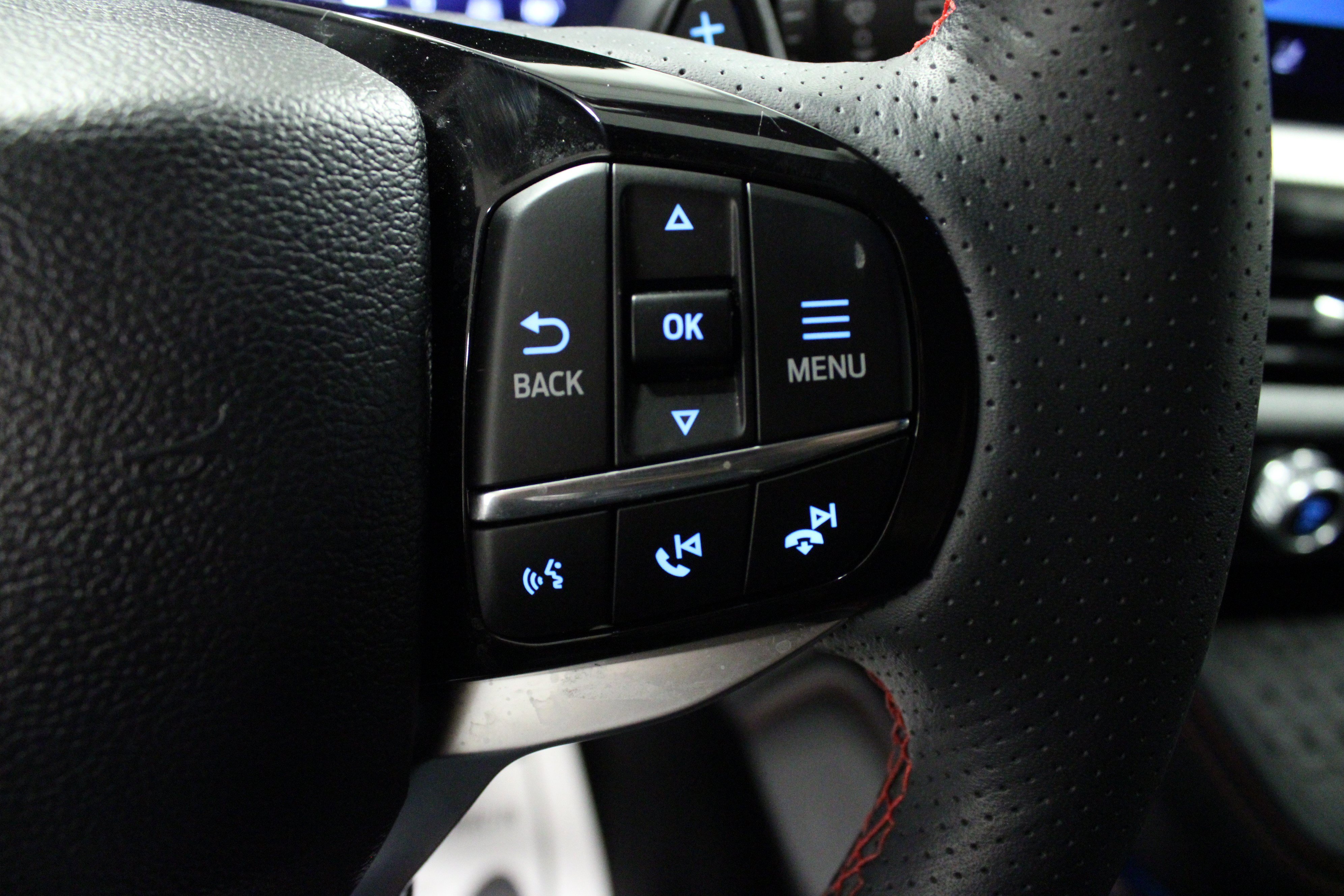Used 2025 Ford Explorer ST AWD/4WD image 22