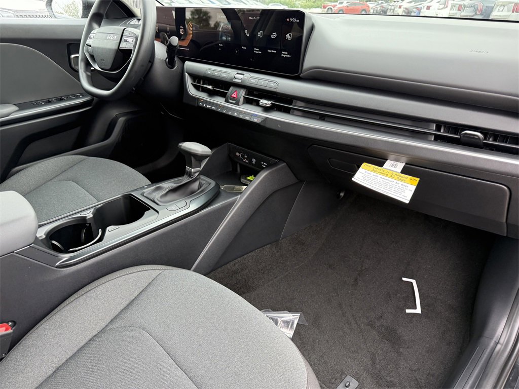 New 2025 Kia K4 LXS image 11