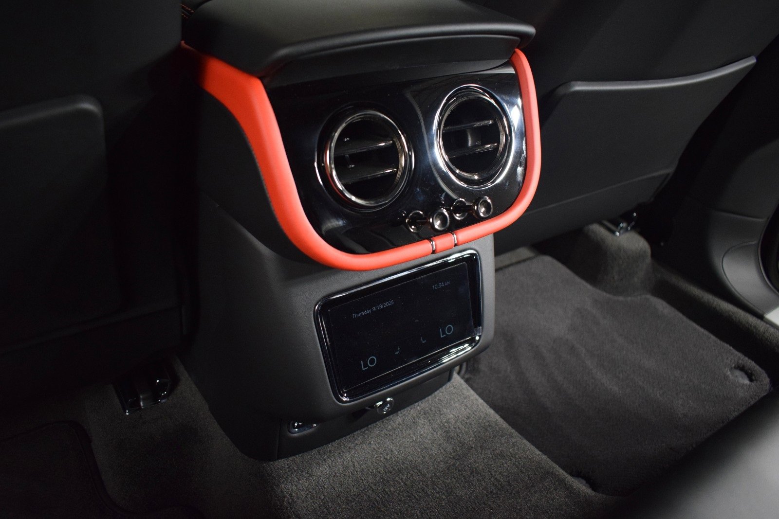 New 2025 Bentley Bentayga image 22