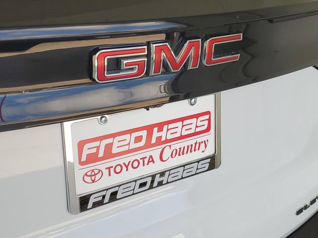 Used 2025 GMC Acadia Elevation FWD image 9