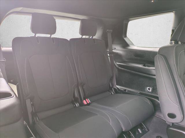 Used 2024 Jeep Grand Cherokee L Laredo image 21