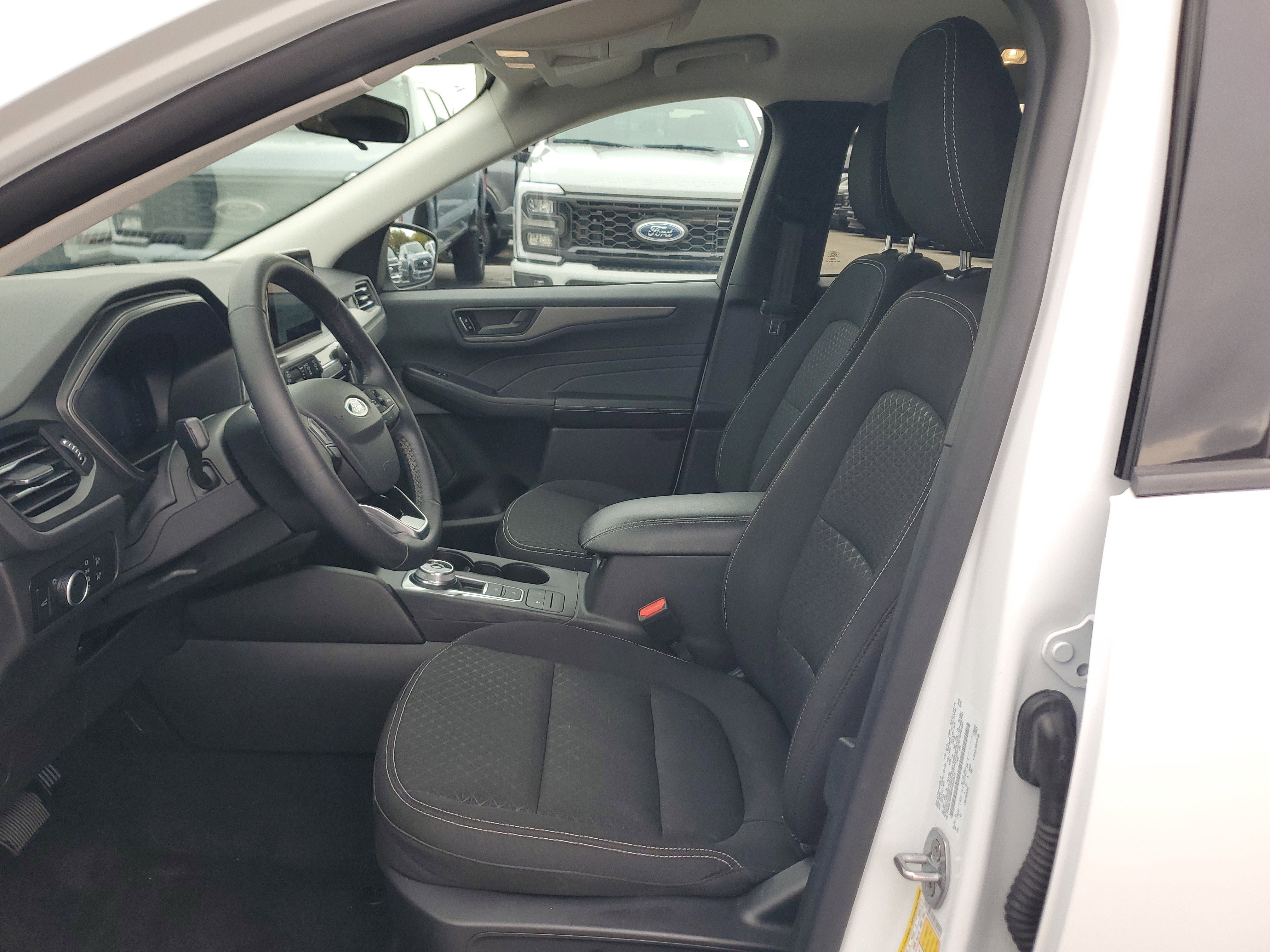 Used 2024 Ford Escape Active image 11