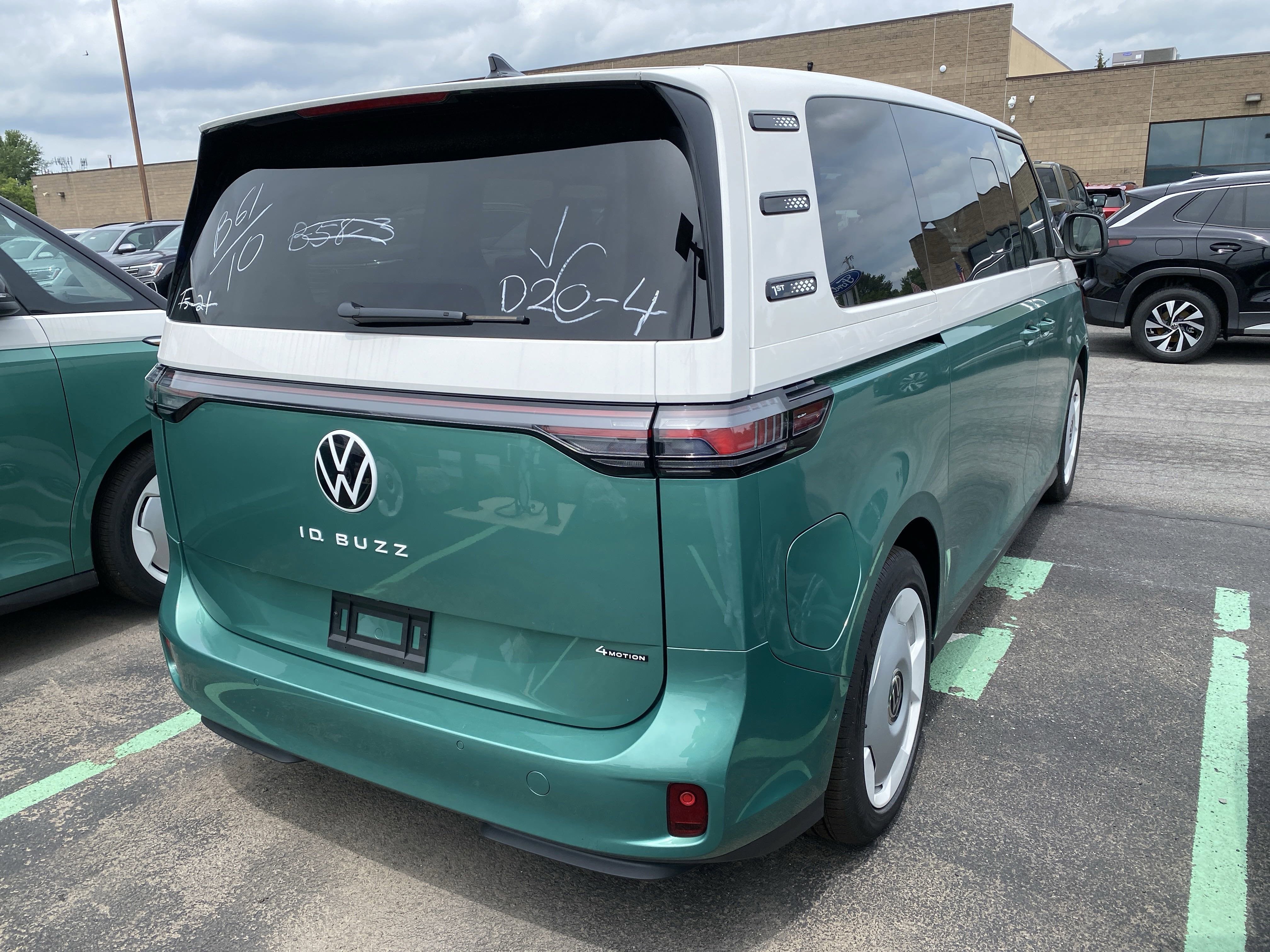New 2025 Volkswagen ID. Buzz 1st Edition AWD/4WD image 7