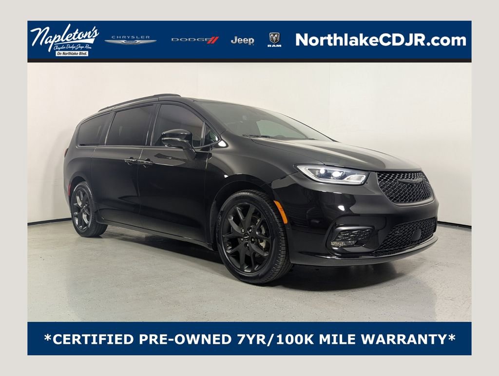 Used 2024 Chrysler Pacifica Limited w/ Uconnect Theater Family Group