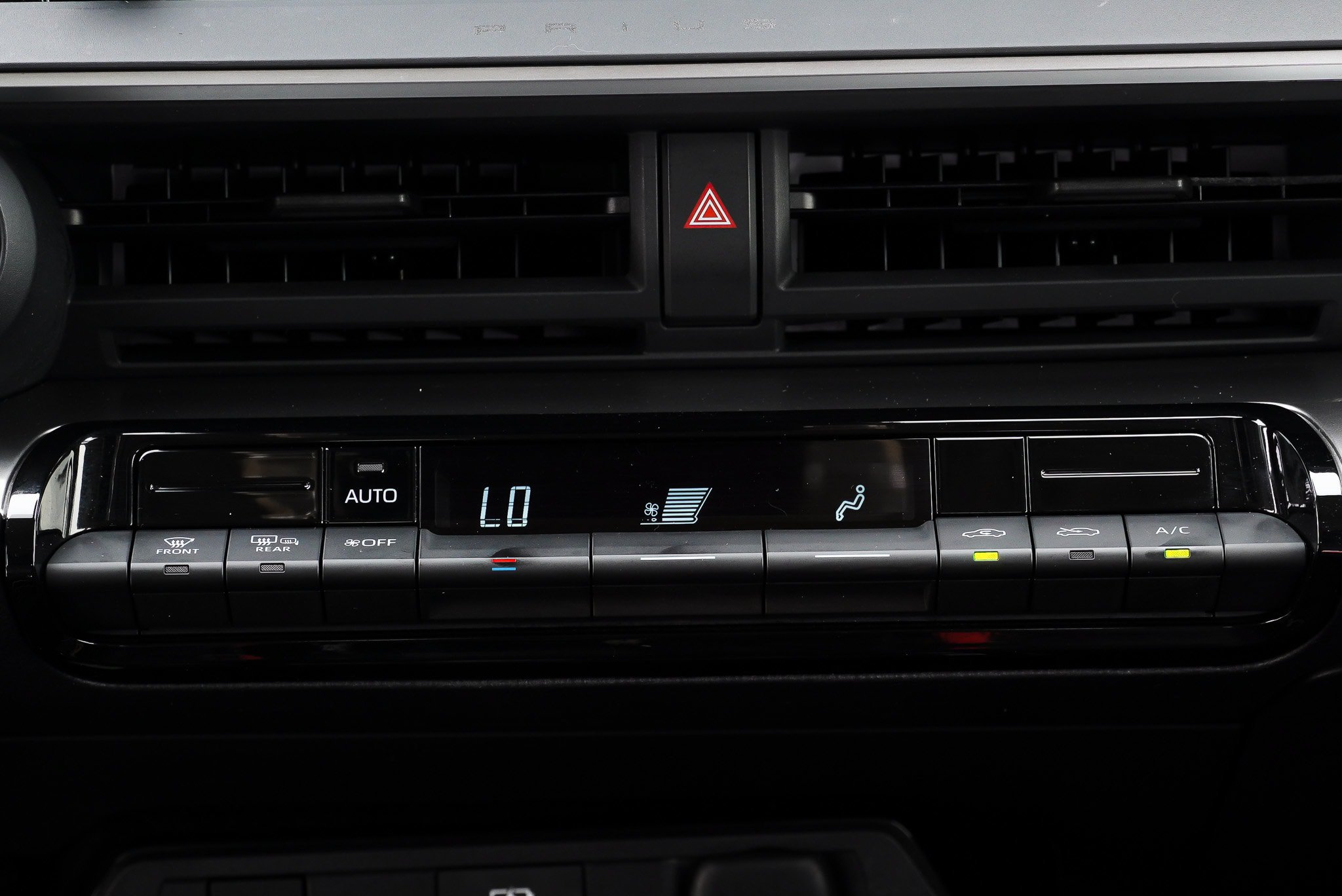 Certified 2024 Toyota Prius LE AWD/4WD image 36