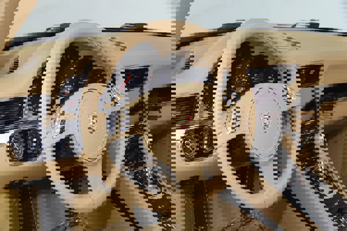 Used 2014 Porsche 911 Carrera image 6