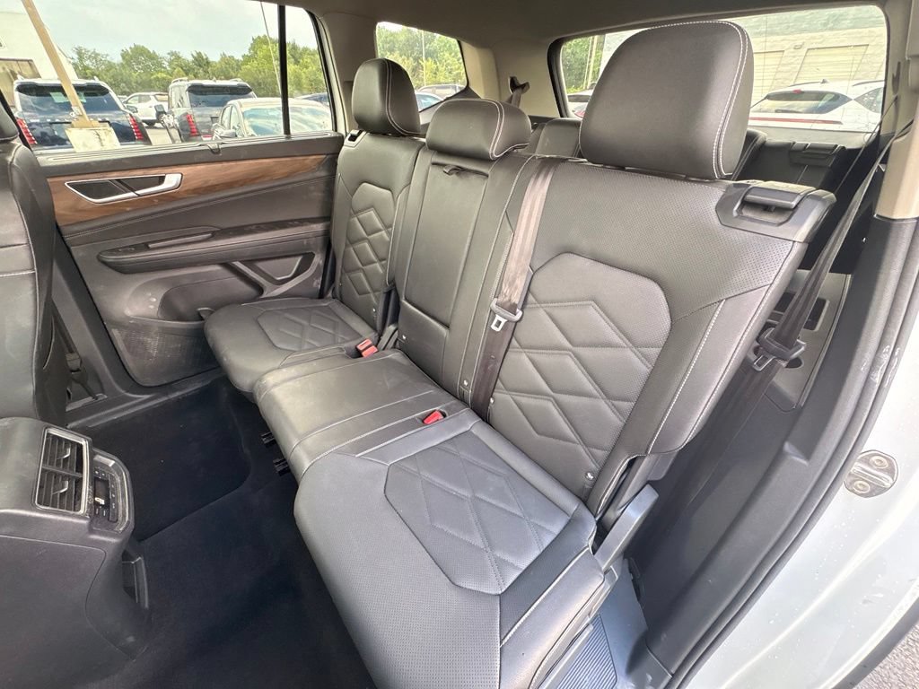 Used 2025 Volkswagen Atlas SE FWD image 25