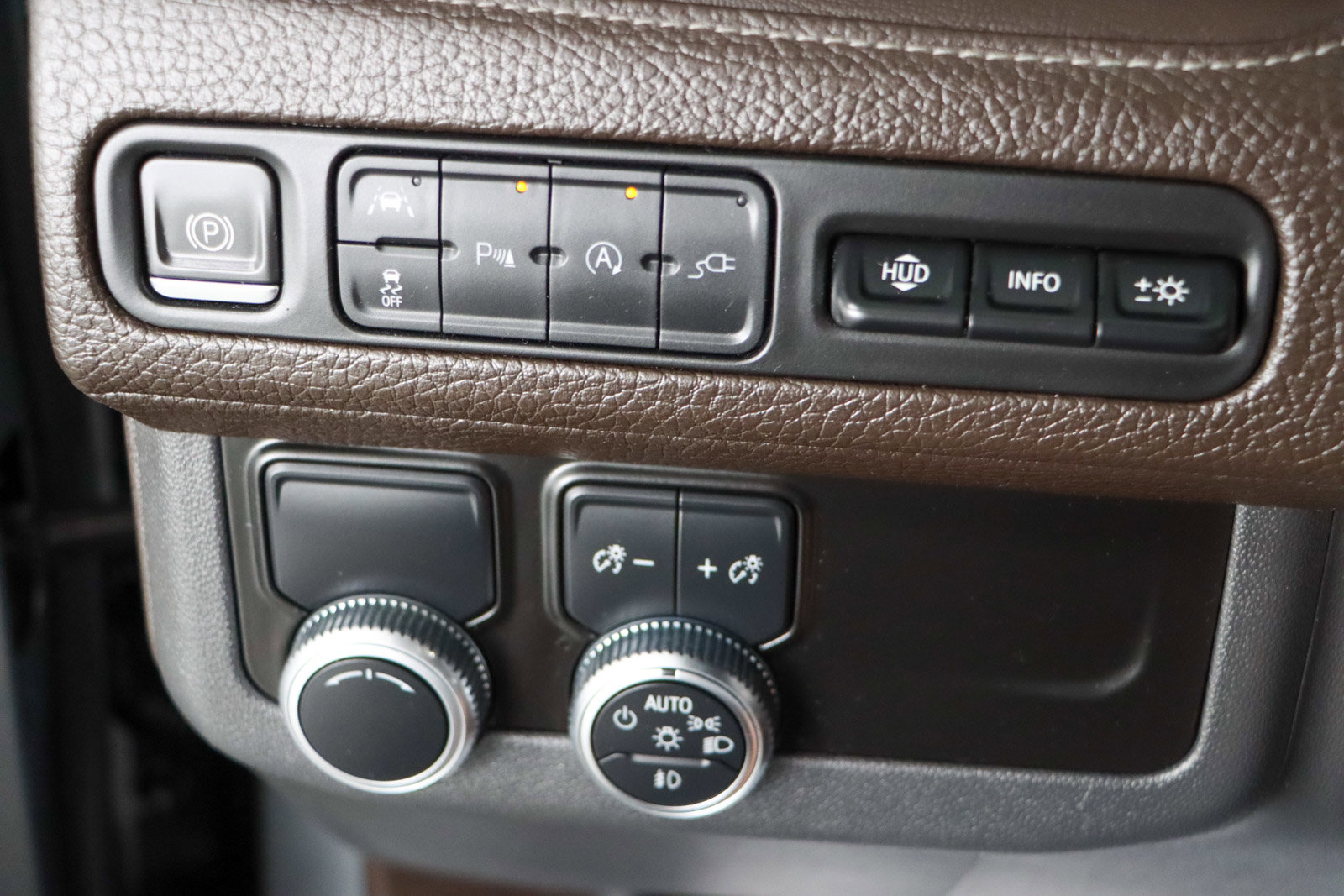 Used 2021 GMC Yukon Denali w/ Denali Premium Package image 22