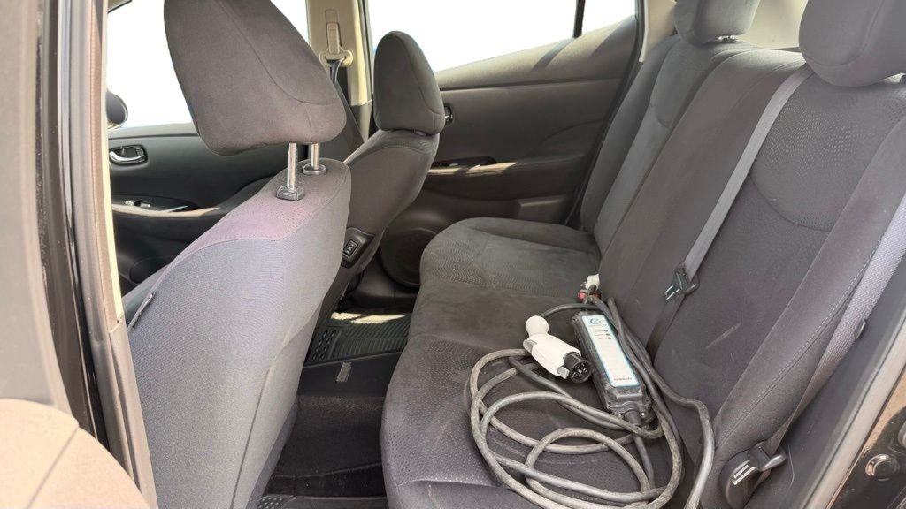 Used 2013 Nissan Leaf SV w/ LED & Quick Charge Pkg FWD image 4
