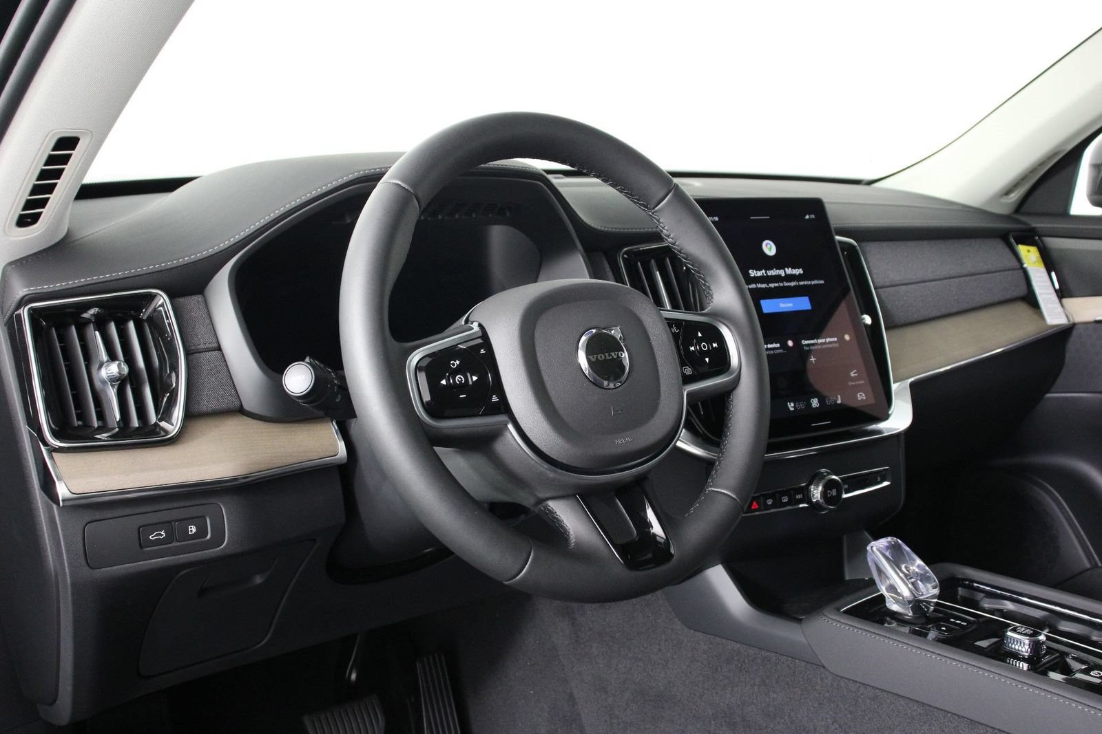 New 2026 Volvo XC90 T8 Plus AWD/4WD image 8