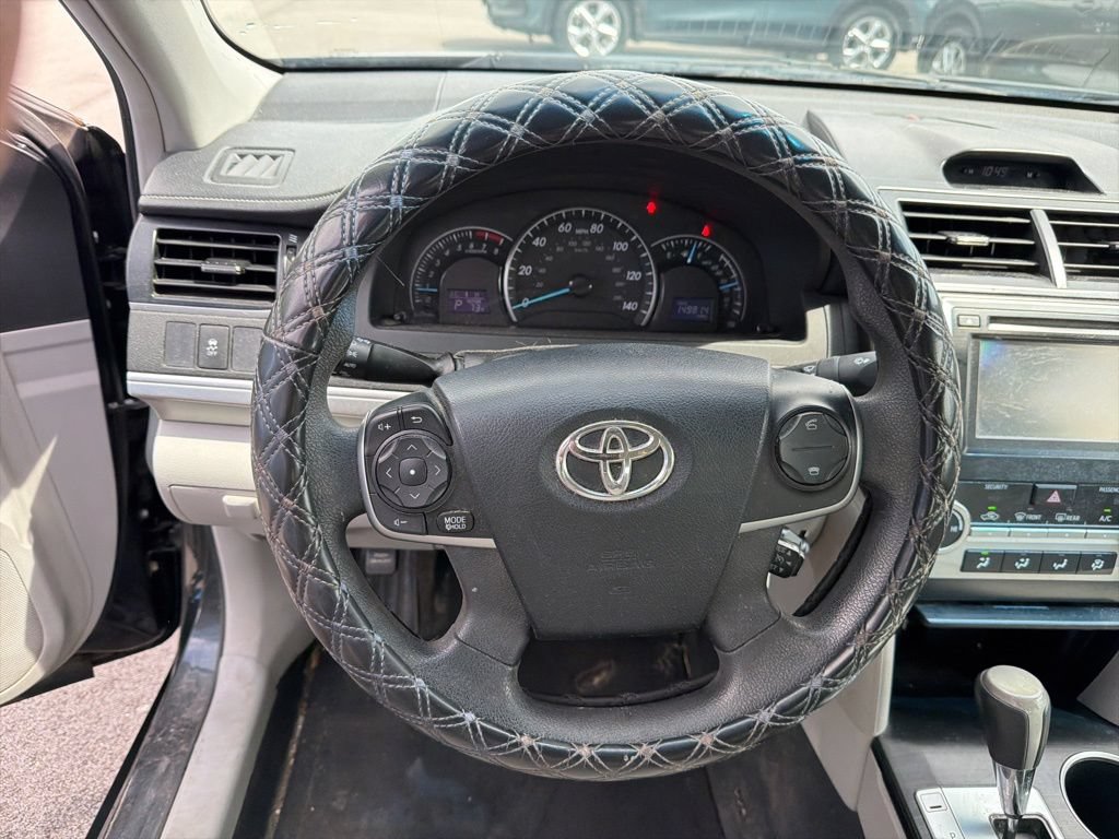Used 2012 Toyota Camry LE FWD image 17