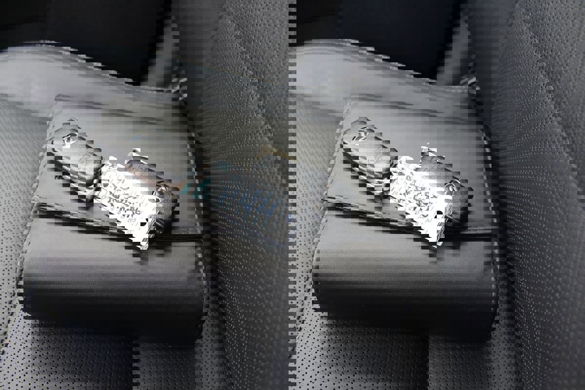 Used 2015 Lexus ES 350 w/ Luxury Package image 29