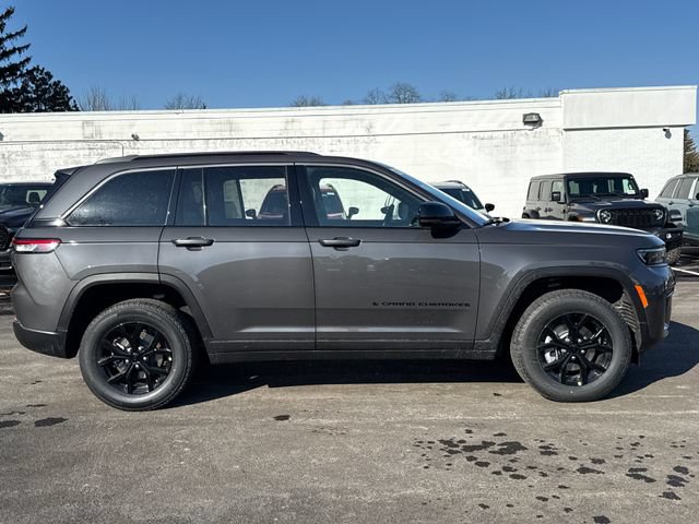 New 2026 Jeep Grand Cherokee Altitude AWD/4WD image 2
