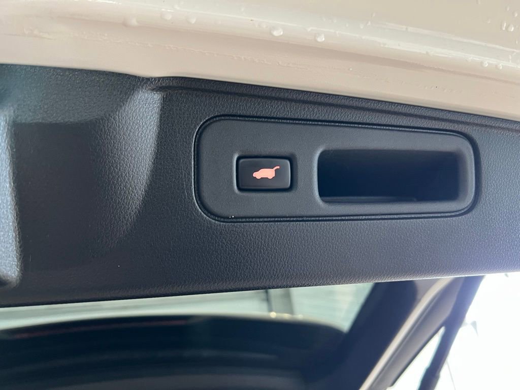 Used 2023 Honda Passport EX-L image 10