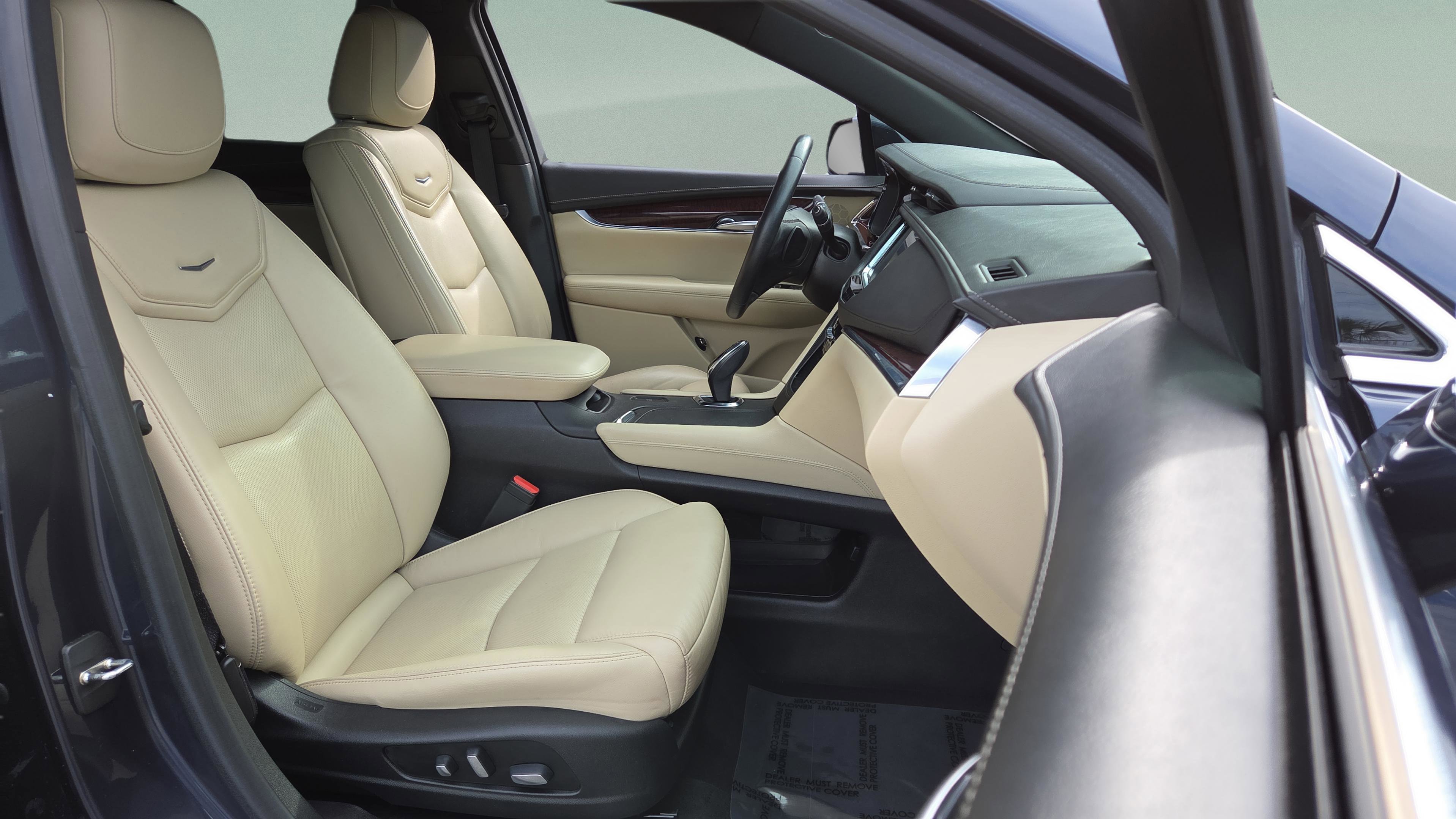 Used 2018 Cadillac XT5 Luxury w/ Driver Awareness Package FWD image 21