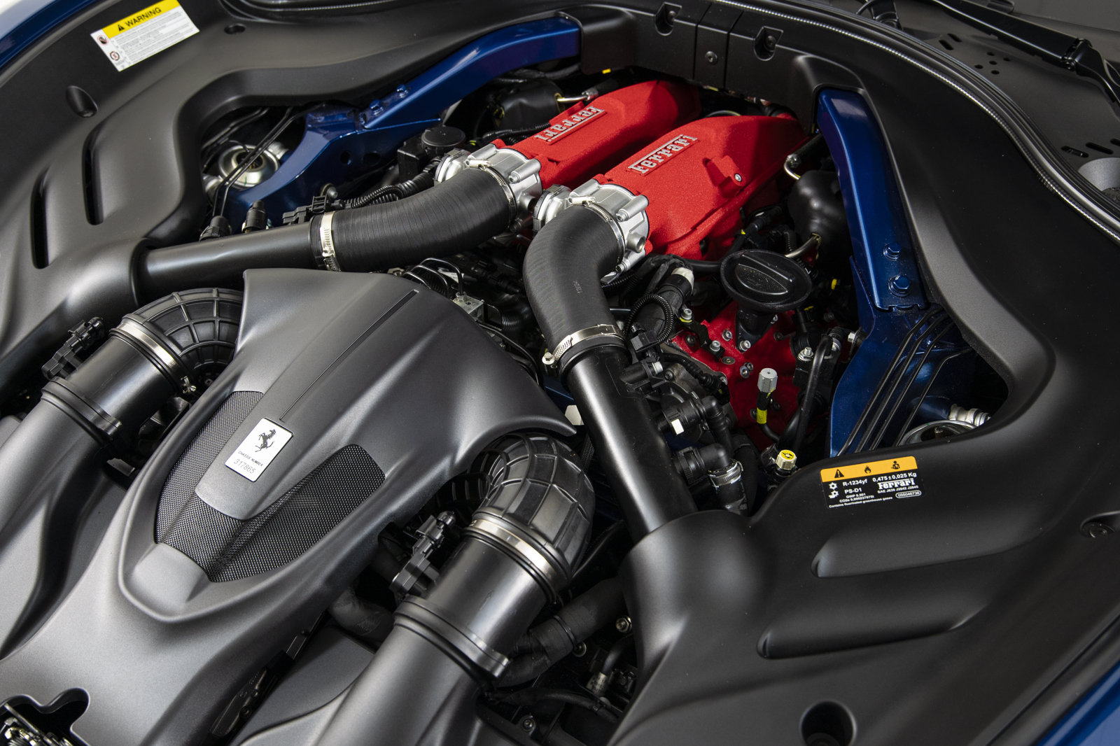 Certified 2025 Ferrari Roma Spider RWD image 38