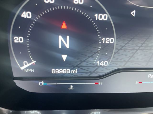 Used 2024 GMC Yukon AT4 w/ Technology Package AWD/4WD image 14