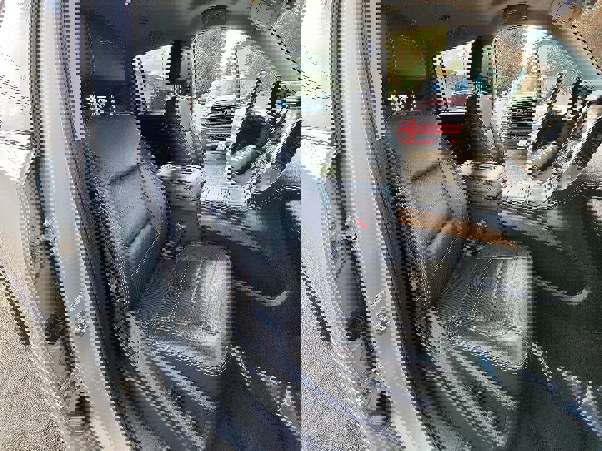 Used 2018 GMC Yukon XL Denali image 26