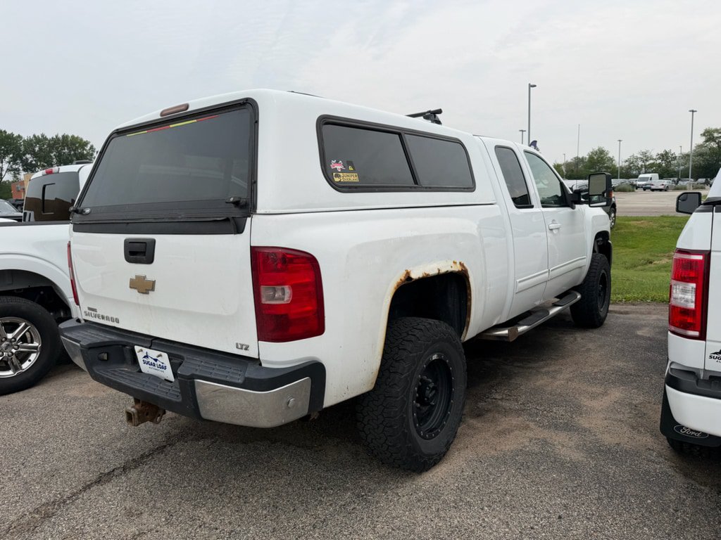 Used 2009 Chevrolet Silverado 2500 LTZ AWD/4WD image 3