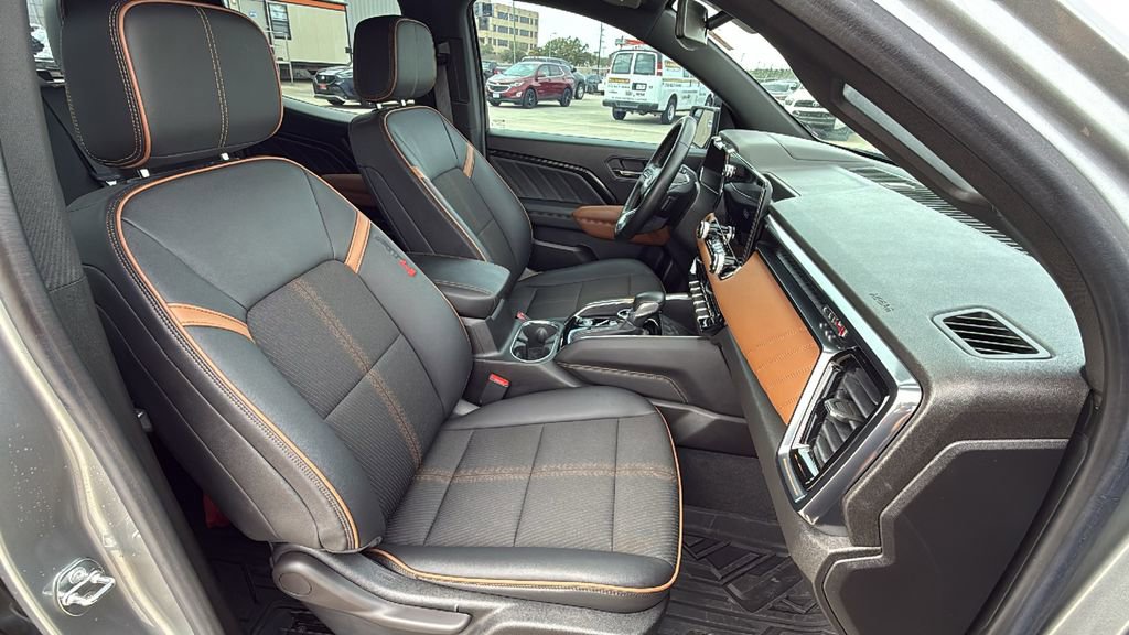 Used 2023 GMC Canyon AT4 w/ Canyon Safety Plus Package AWD/4WD image 29