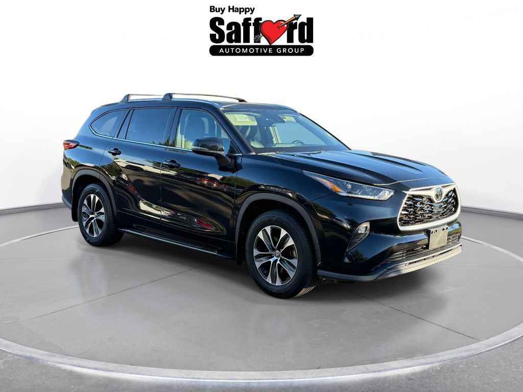 Used 2021 Toyota Highlander XLE AWD/4WD image 10