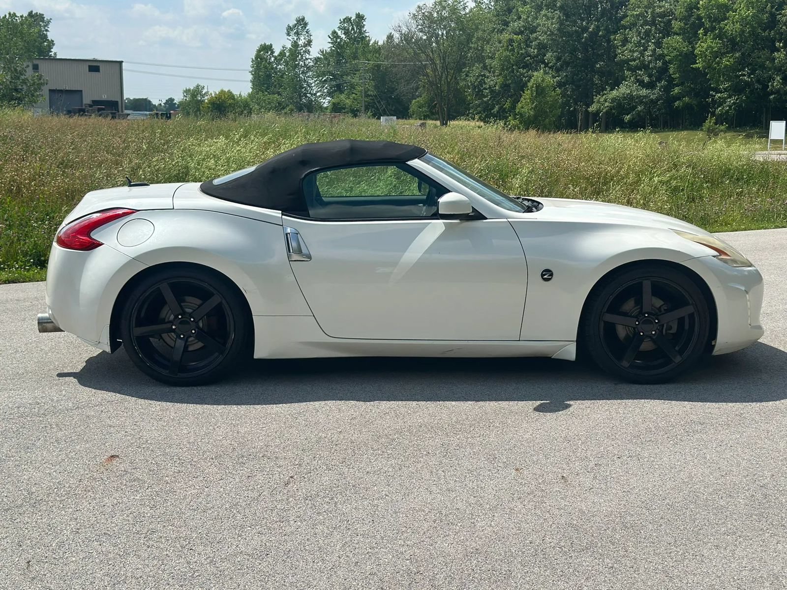 Used 2014 Nissan 370Z Touring RWD image 15