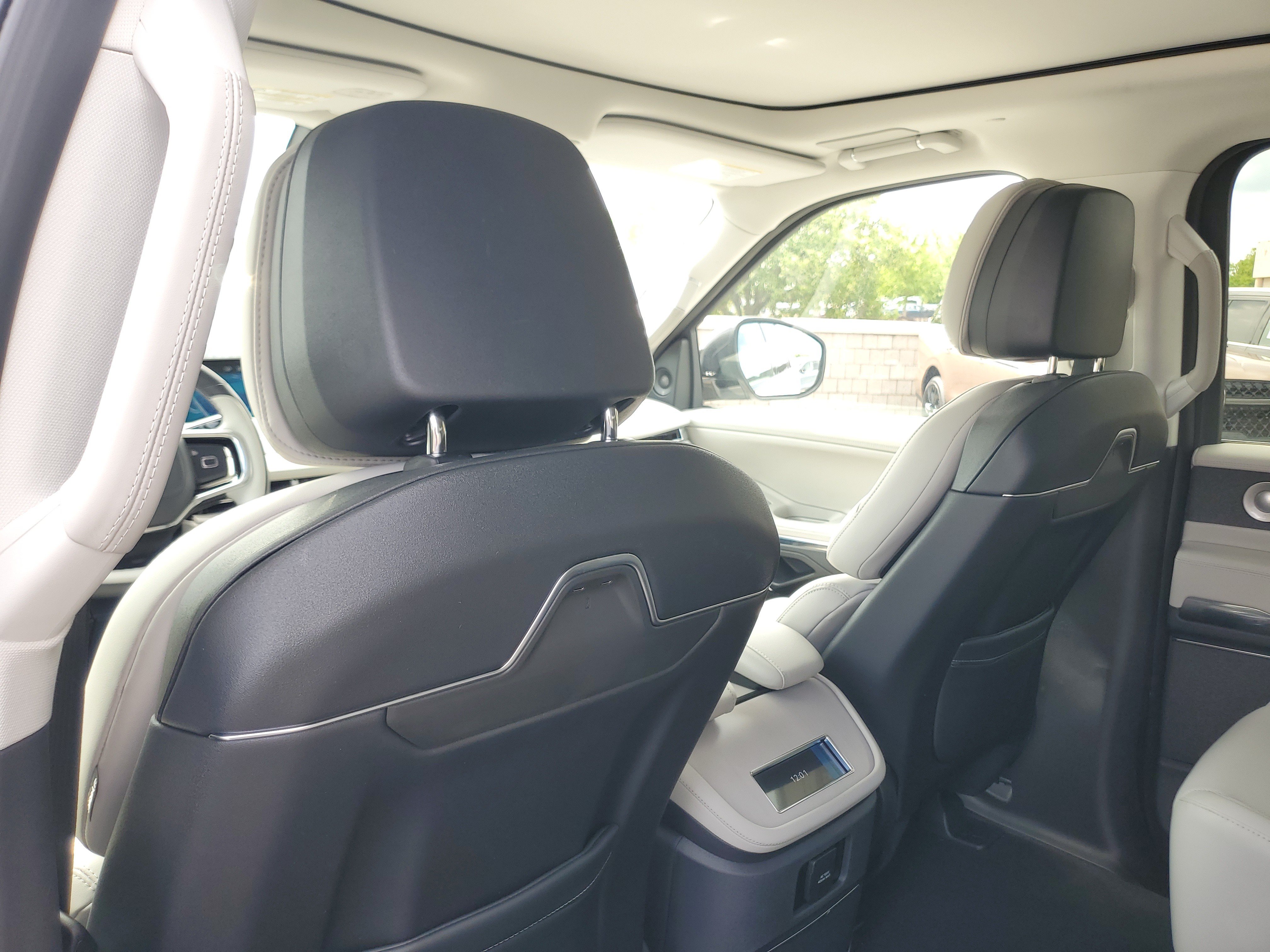 New 2026 Lincoln Navigator Reserve w/ Jet Appearance Package AWD/4WD image 28