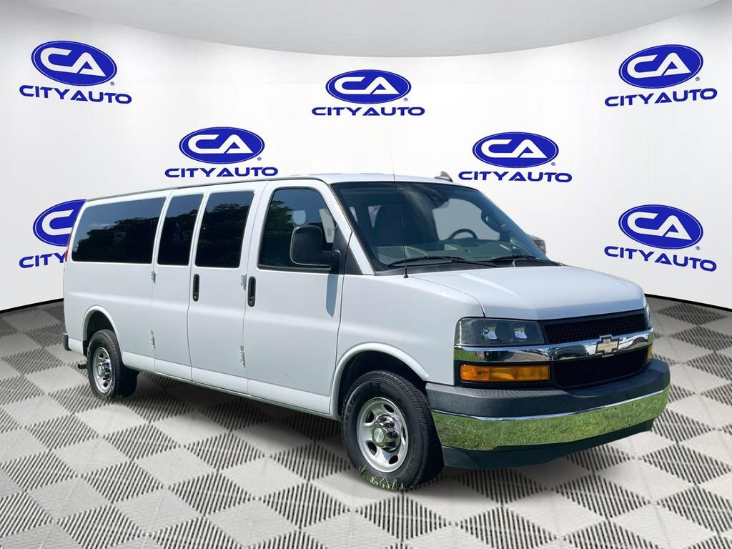 Used 2020 Chevrolet Express 3500 LT w/ LT Preferred Equipment Group RWD image 1