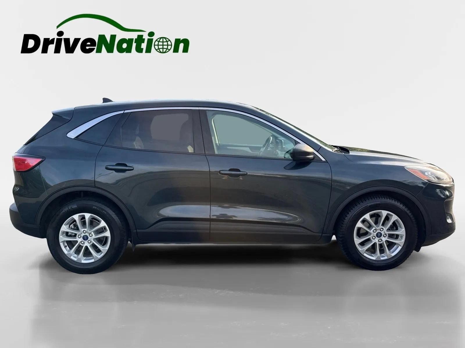 Used 2022 Ford Escape SE w/ Convenience Package FWD image 4