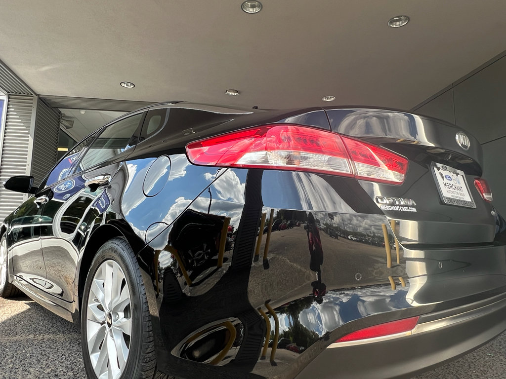 Used 2016 Kia Optima EX w/ Premium Package image 6