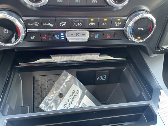 New 2025 Ford F250 Lariat w/ Black Appearance Package image 27